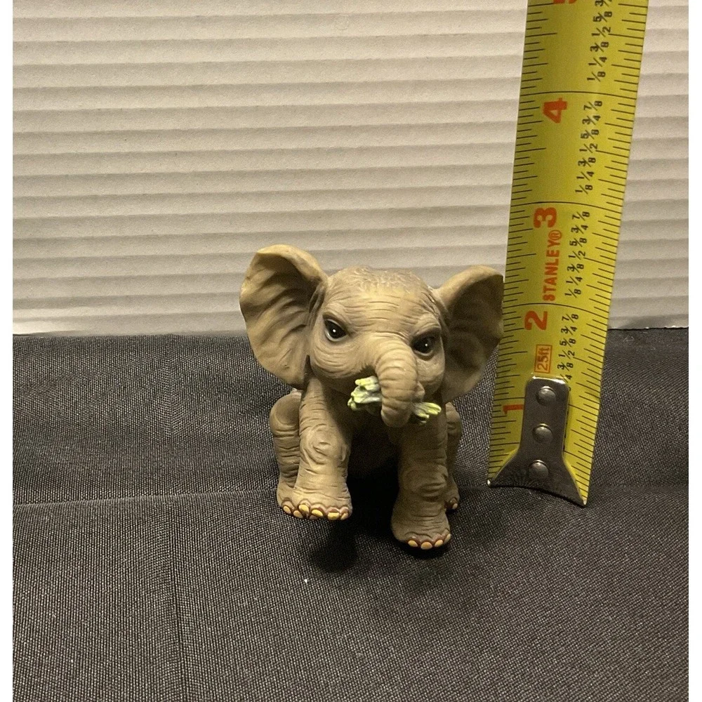 Baby‎ African Elephant Figurine Eating Hamilton Collection